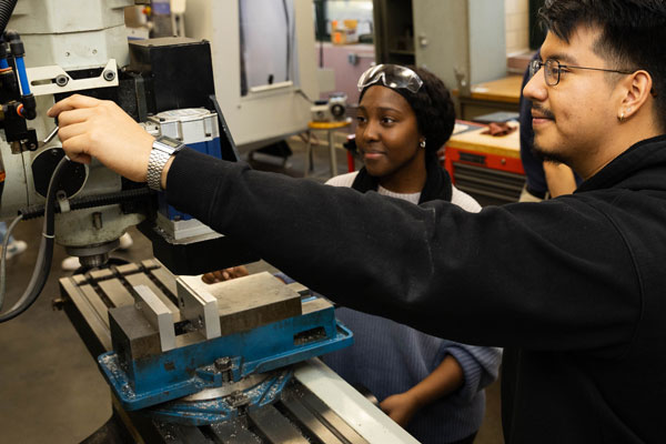 Photo of manufacturing lab / machine shop